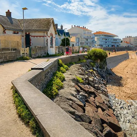 Et Commerces à Pieds ! Eugène Hébergement de vacances *